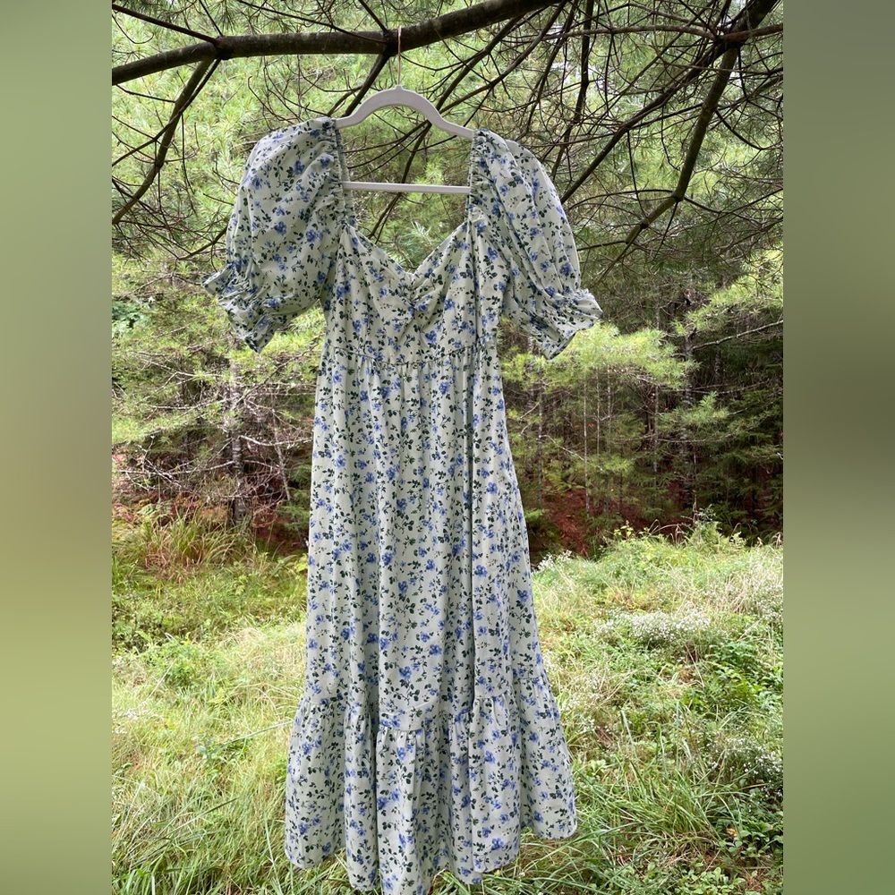 puff sleeved floral dress